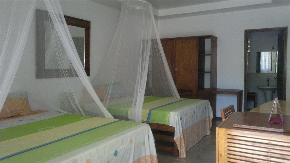 Talima Beach Villas & Dive Resort Cebu Buitenkant foto