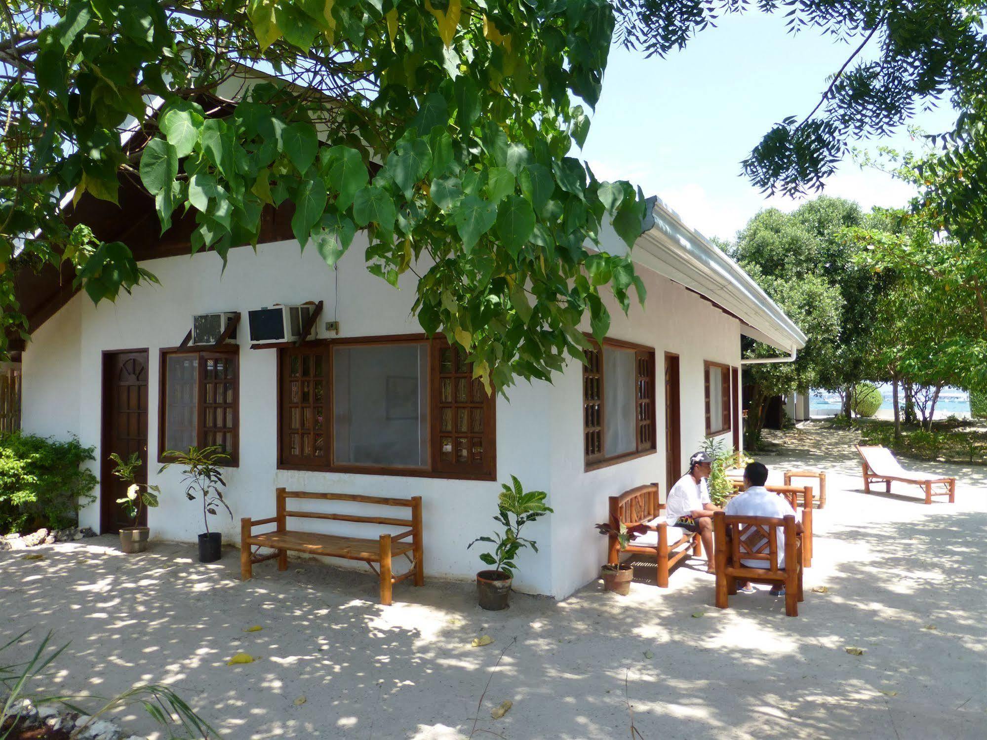 Talima Beach Villas & Dive Resort Cebu Buitenkant foto