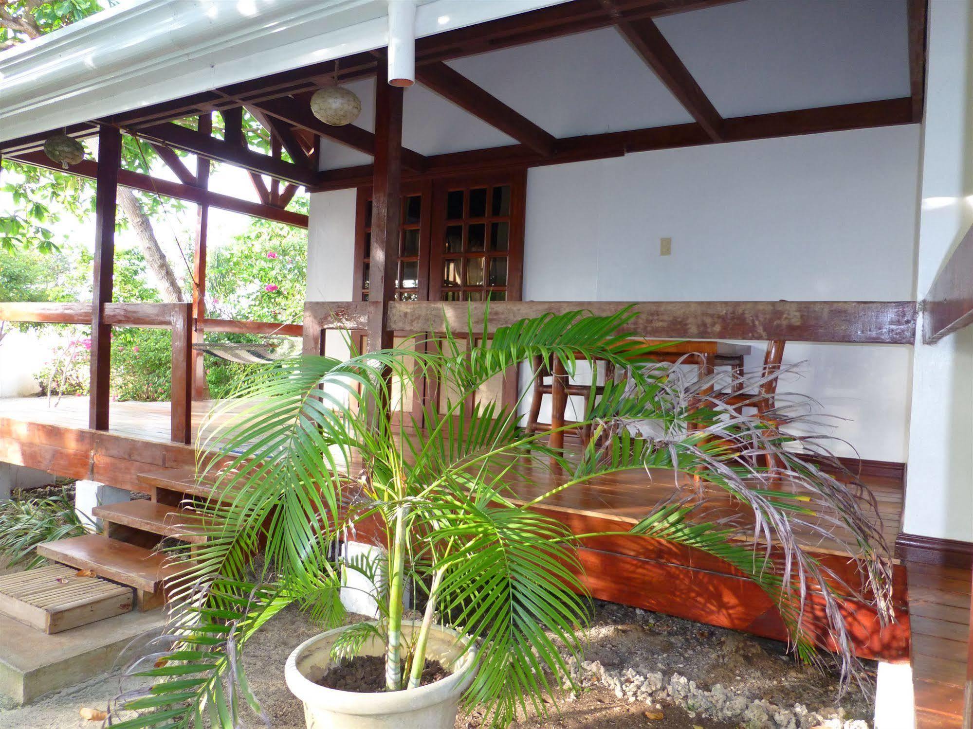 Talima Beach Villas & Dive Resort Cebu Buitenkant foto