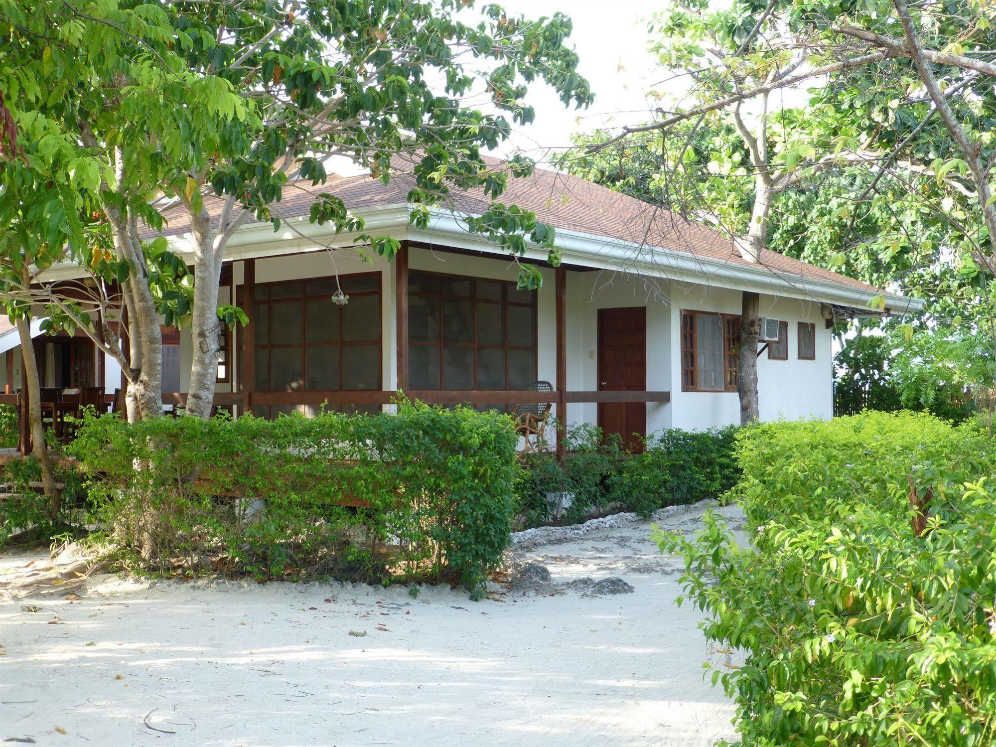 Talima Beach Villas & Dive Resort Cebu Buitenkant foto