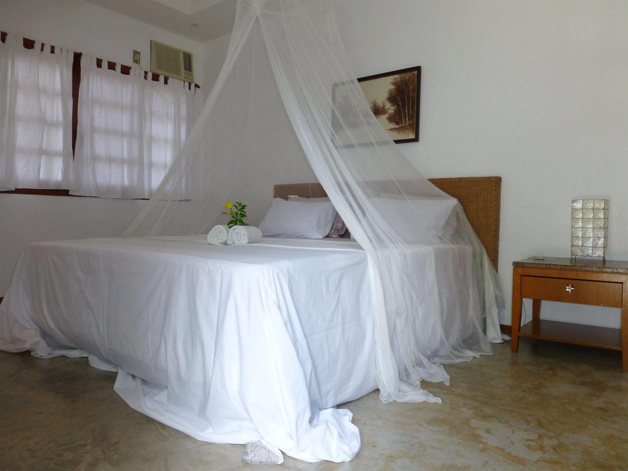 Talima Beach Villas & Dive Resort Cebu Buitenkant foto